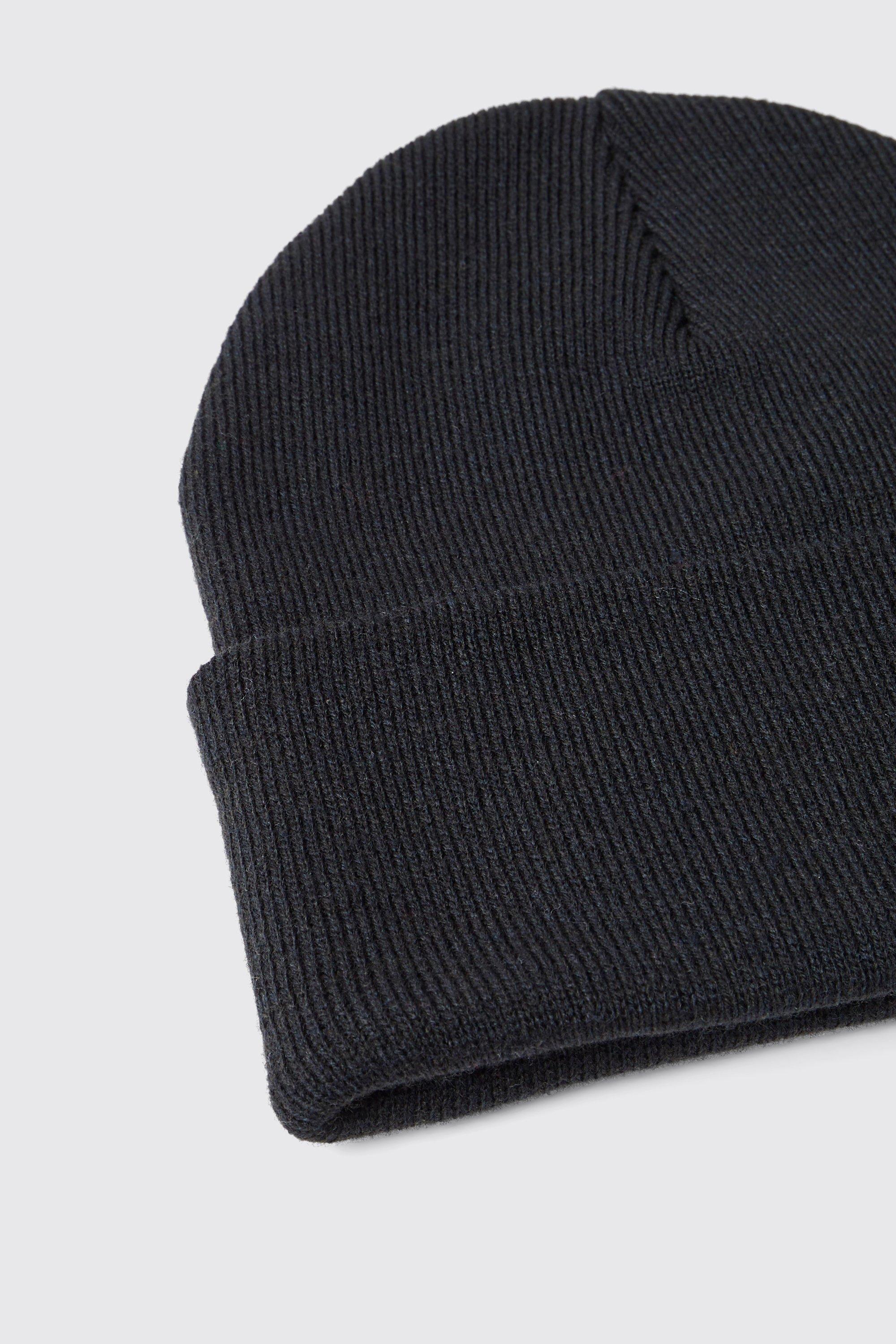 Black skater beanie hotsell