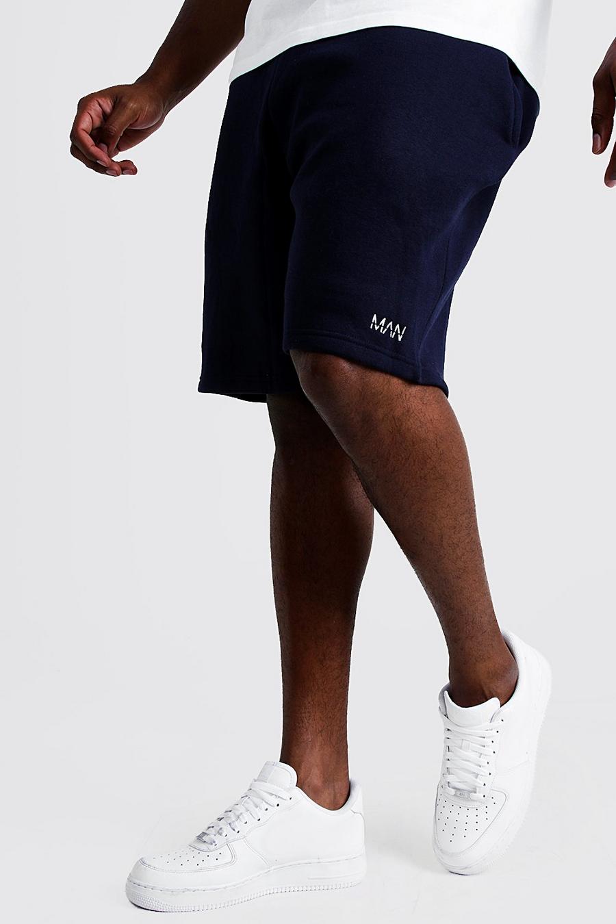 Big & Tall Skinny Fit Shorts mit MAN-Stickerei, Marineblau image number 1