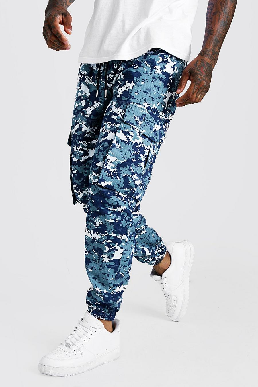 Pantaloni tuta cargo con motivo camouflage pixelato image number 1