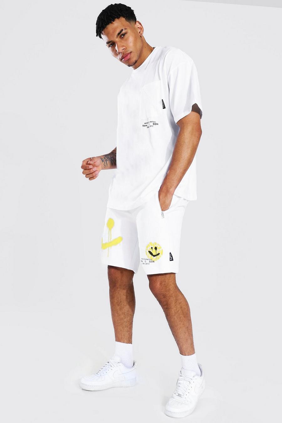White Oversize tröja och shorts med smiley image number 1