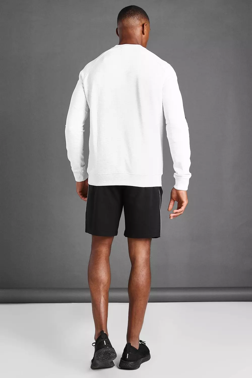 Black Man Mid Length Shorts With Piping Details alternative image