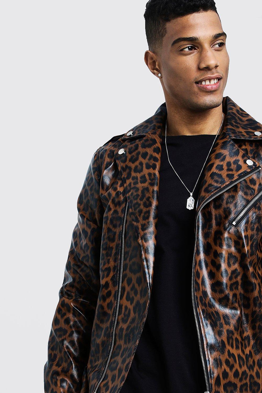 Chaqueta biker de piel sintetica y estampado de leopardo boohoo ES