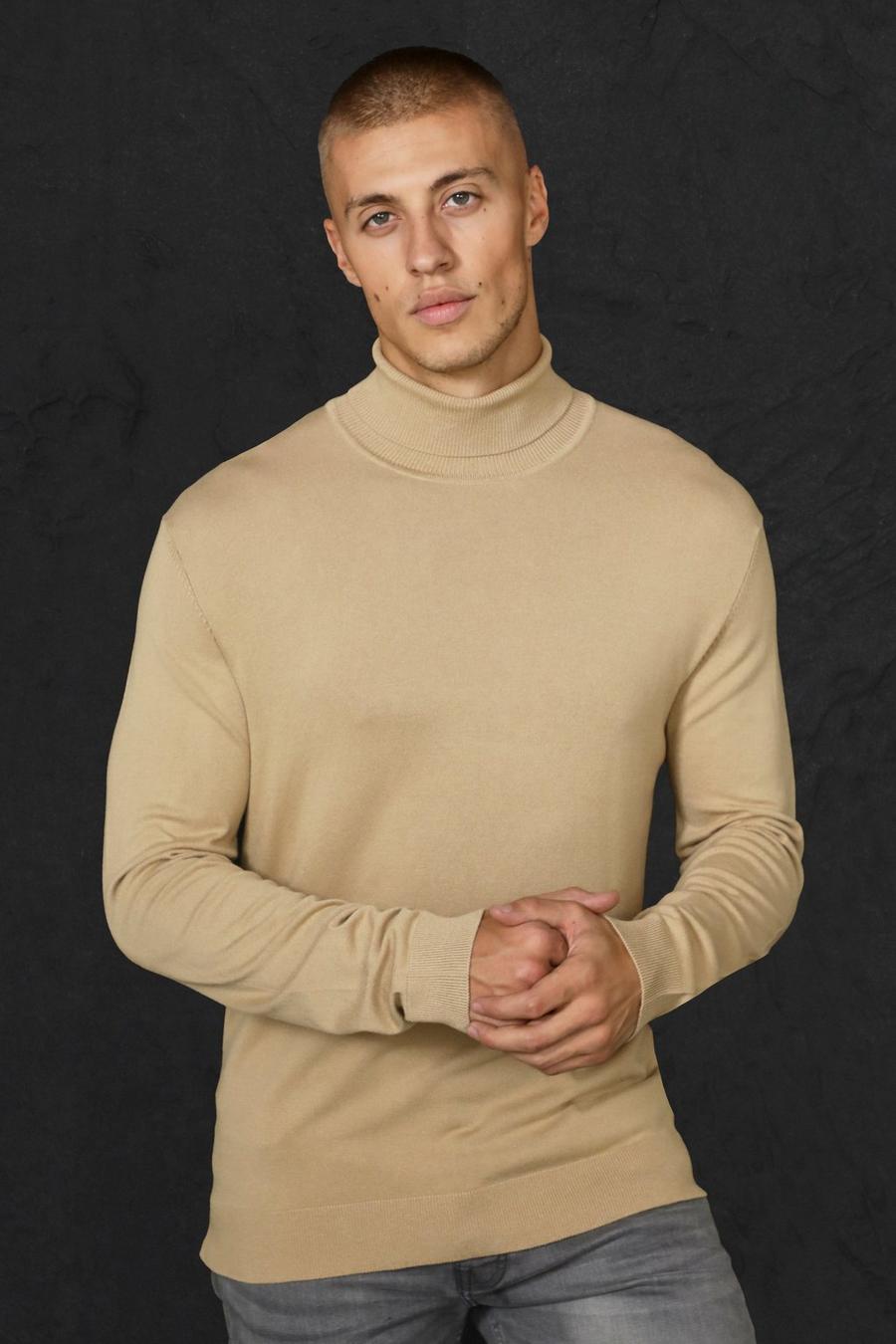 קאמל beige סוודר בגזרה רגילה מחומרים ממוחזרים עם צווארון נגלל