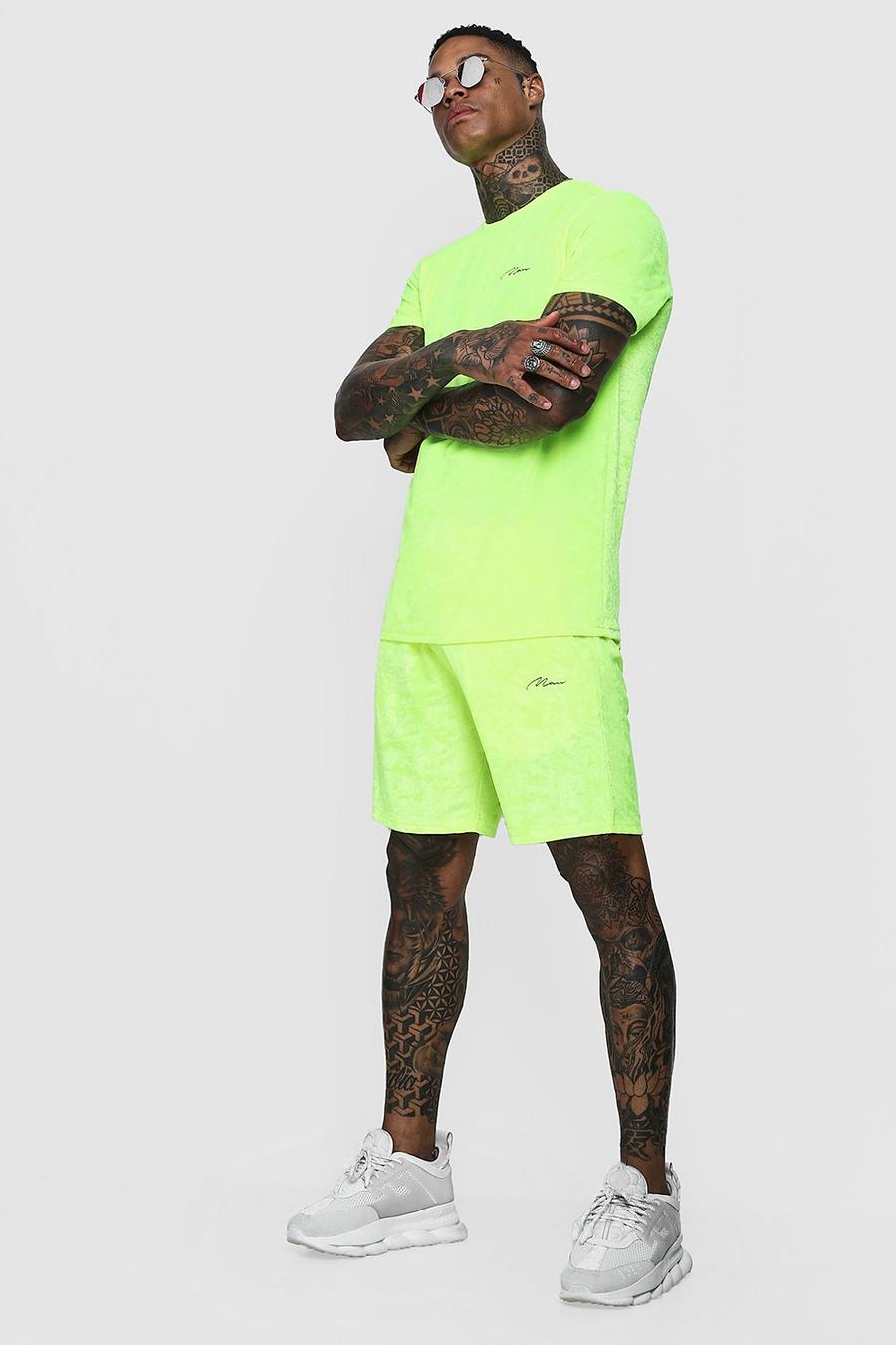 Set con T-shirt fluo con firma MAN in velour e pantaloncini, Neon-giallo image number 1