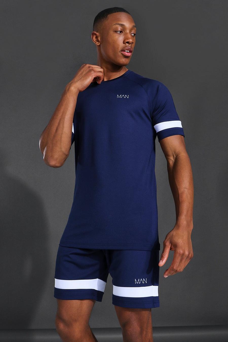 T-shirt MAN Active con maniche raglan a righe a contrasto, Blu oltremare image number 1