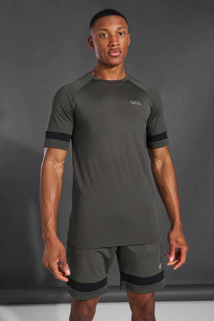Khaki MAN Active T-shirt med raglanärm och ränder i kontrastfärg image number 1