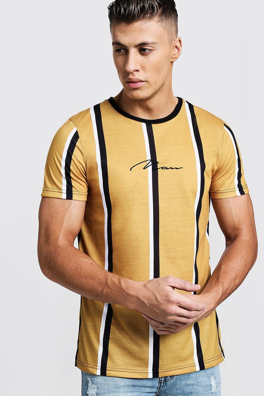 T-shirt emblématique MAN à rayures couleur moutarde image number 1