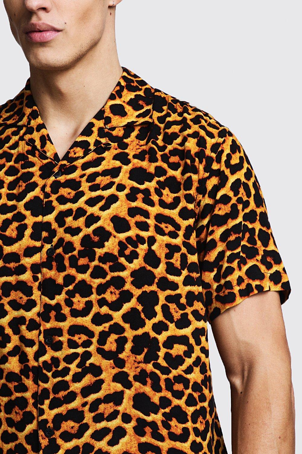Camisa de manga corta en viscosa con de leopardo boohoo
