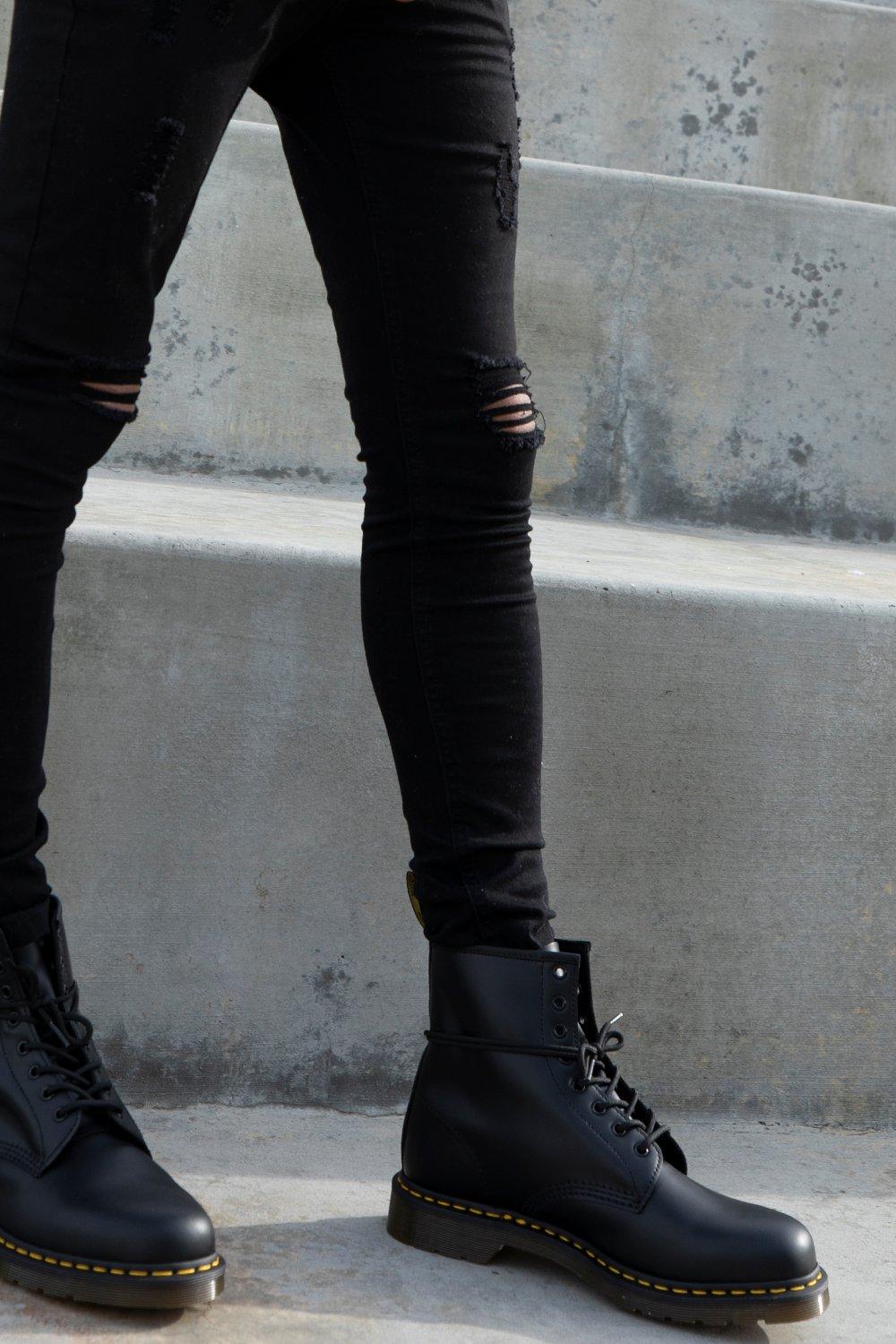 Skinny jeans boots hot sale outfits mens