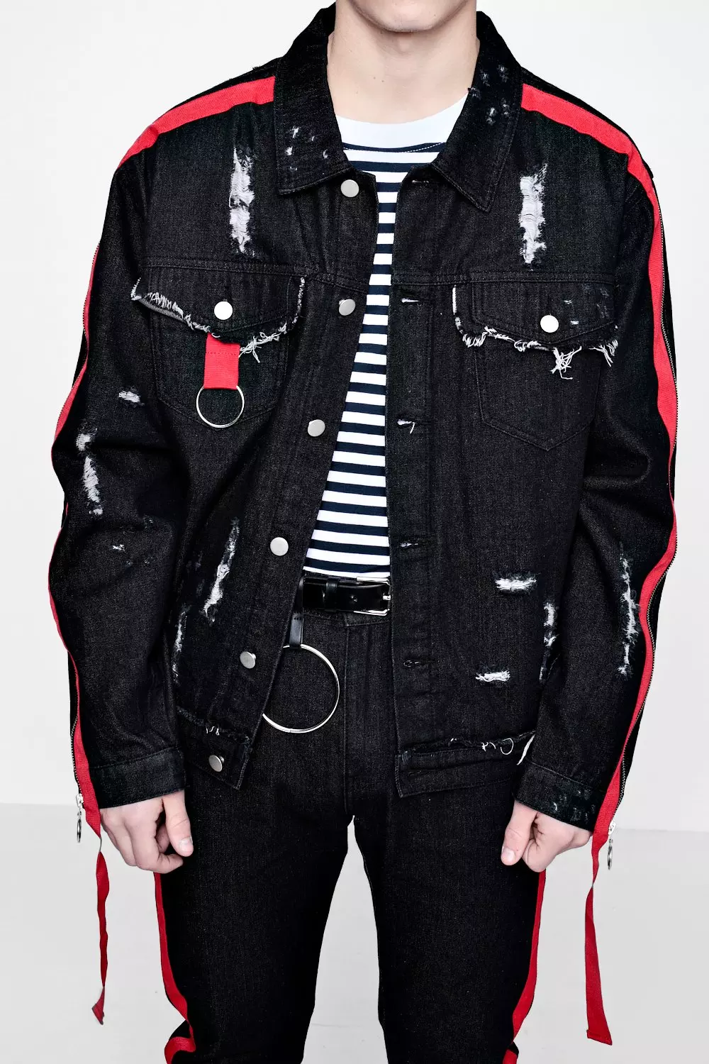 Guys patched and hot sale ripped detail denim jacket