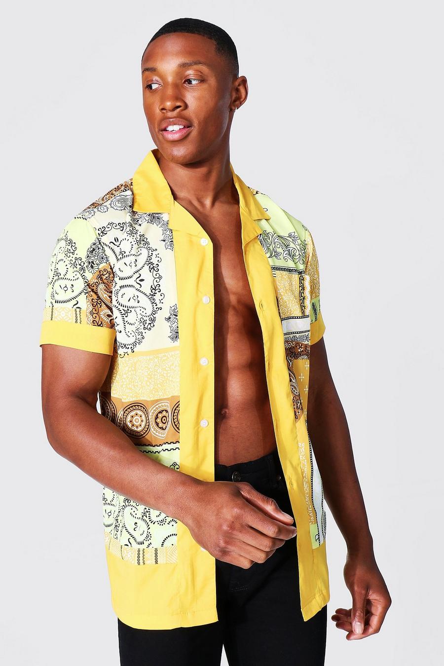 Camisa de manga corta con cuello de solapa y estampado de mosaico de bandana, Amarillo image number 1