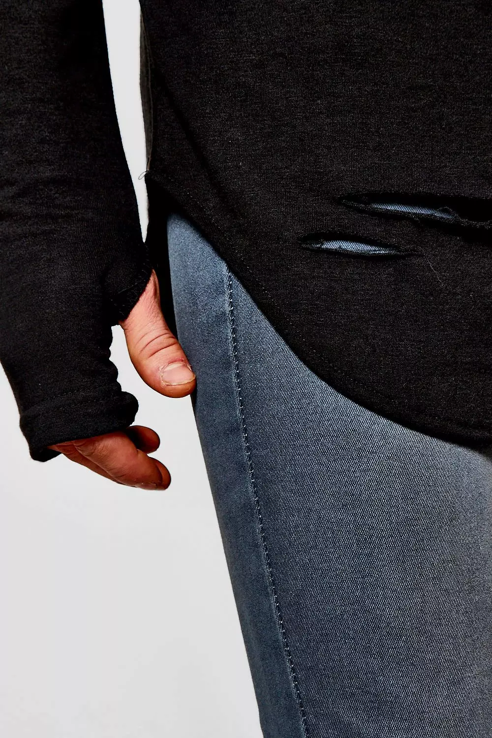 Black Distressed Curve Hem Sweater With Thumb Hole alternative image