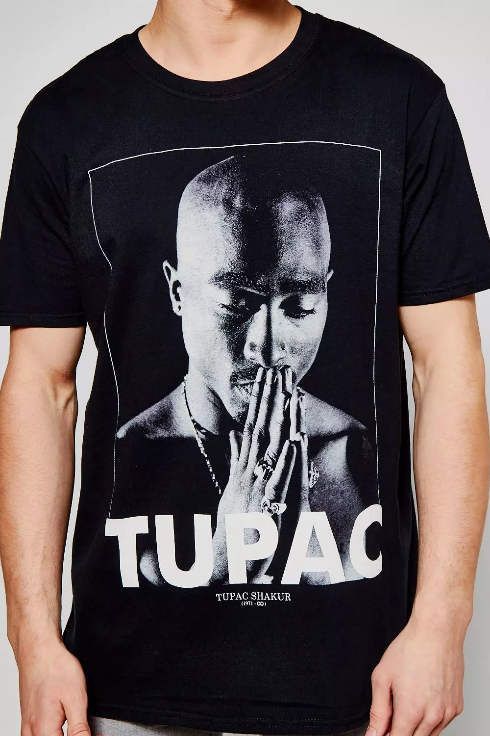 boohoo OVERSIZED TUPAC LICENSE プリント スウェットシャツ 黒 bmm95906_black_xl?w=537&qlt=