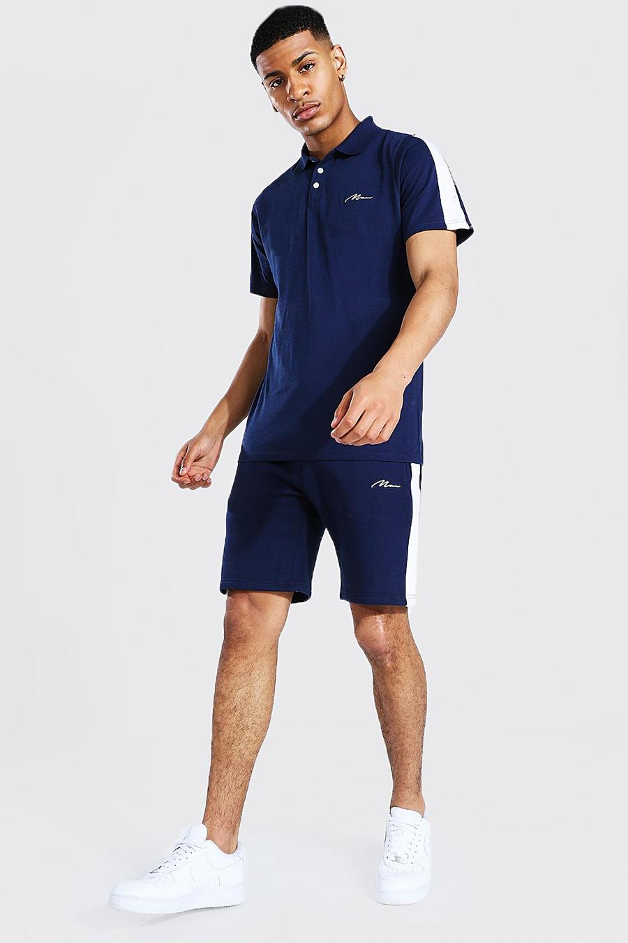 Slim Fit Man Set mit Poloshirt mit seitlichem Einsatz mit Man-Print und Shorts, Marineblau image number 1