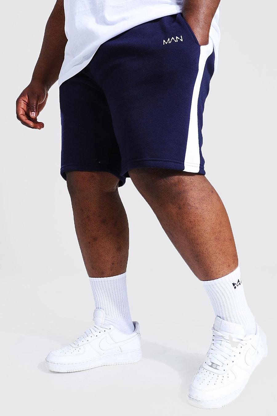 Pantalones cortos de punto de largo medio con pieza lateral MAN Plus, Azul marino image number 1
