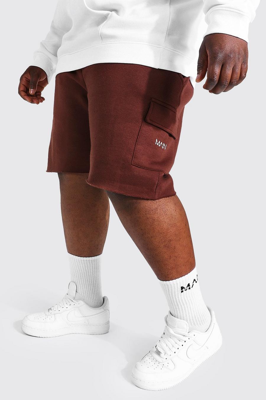 Pantaloncini Plus cargo in jersey con orlo grezzo e scritta Man, Cioccolato image number 1