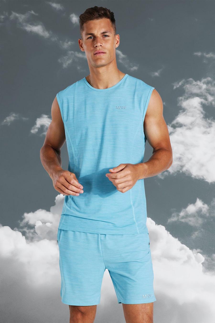 כחול בהיר גופיית רייסר ספורטיבית קלילה בשילוב צבעים עם כיתוב Man לגברים גבוהים image number 1