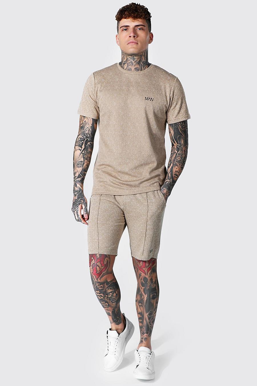 Set con pantaloncini e t-shirt in jacquard e scritta Man, Pietra image number 1