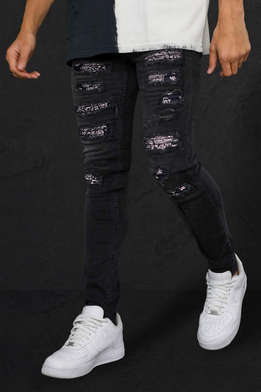 שחור דהוי סקיני ג'ינס אופנוענים עם קרעים וטלאים בהדפס בנדנה