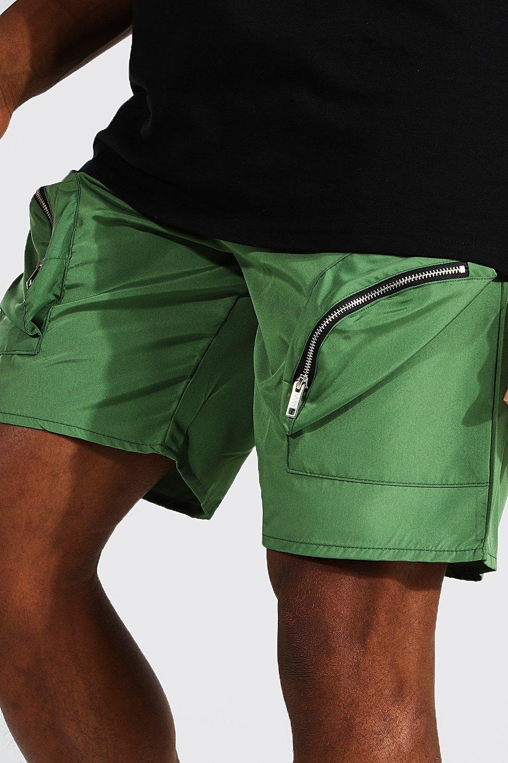 Man Relaxed Cargo Short With Zip Pockets boohoo IL