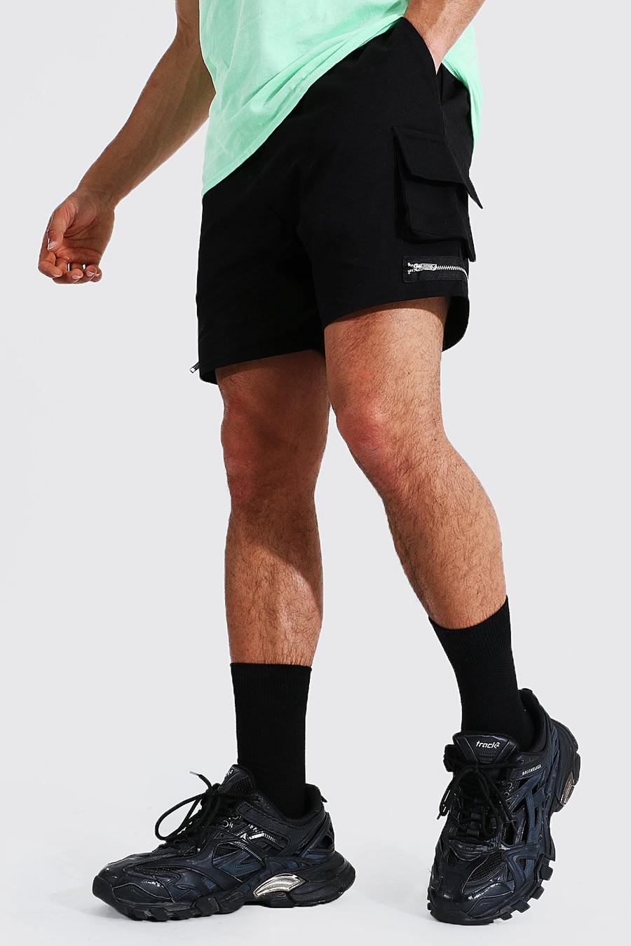 Man Twill Cargo-Shorts mit Taschen & Reißverschlüssen, Black image number 1