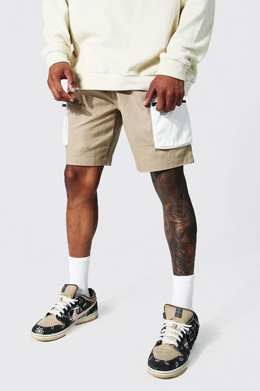 Pantaloncini Cargo Man con tasche in contrasto, taglio rilassato, Stone image number 1