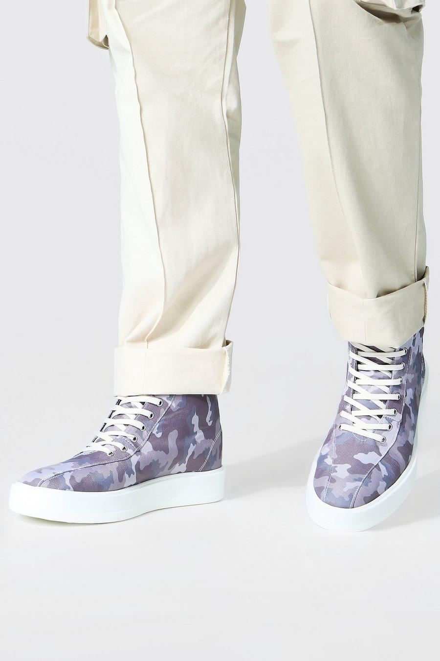 Zapatillas de caña alta con estampado de camuflaje y marca, Neutro image number 1