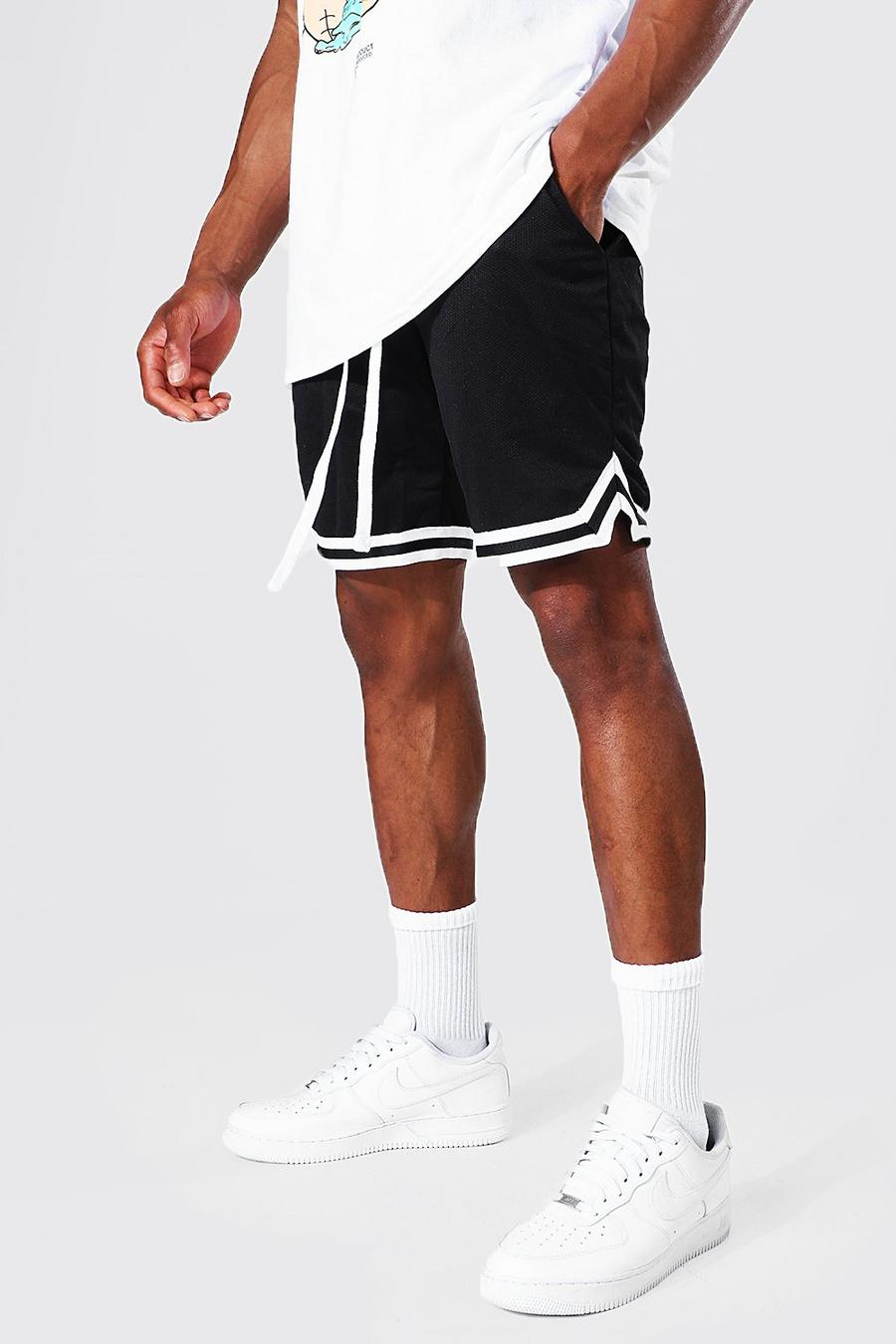 Kurze Mesh Basketball Shorts mit Streifen, Black image number 1