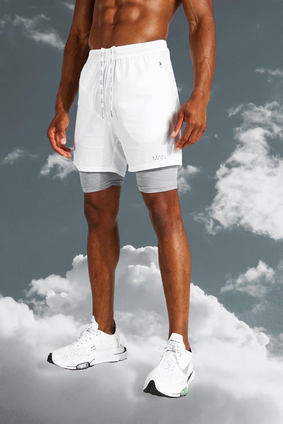 White blanc Man Active Dunne Contrasterende 2-In-1 Shorts image number 1