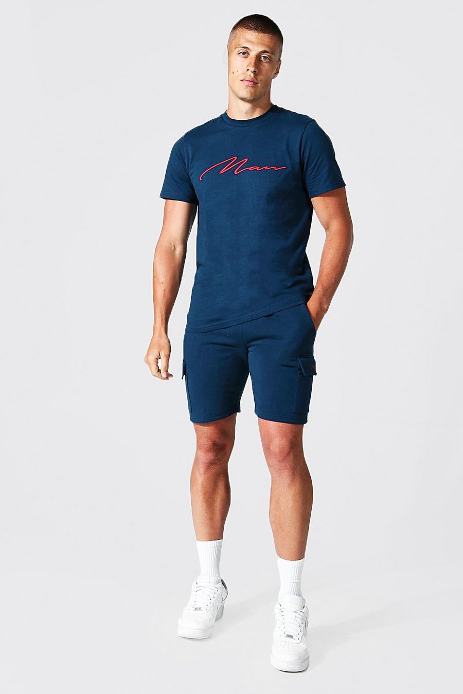 Navy MAN T-shirt och shorts med cargofickor och brodyr image number 1
