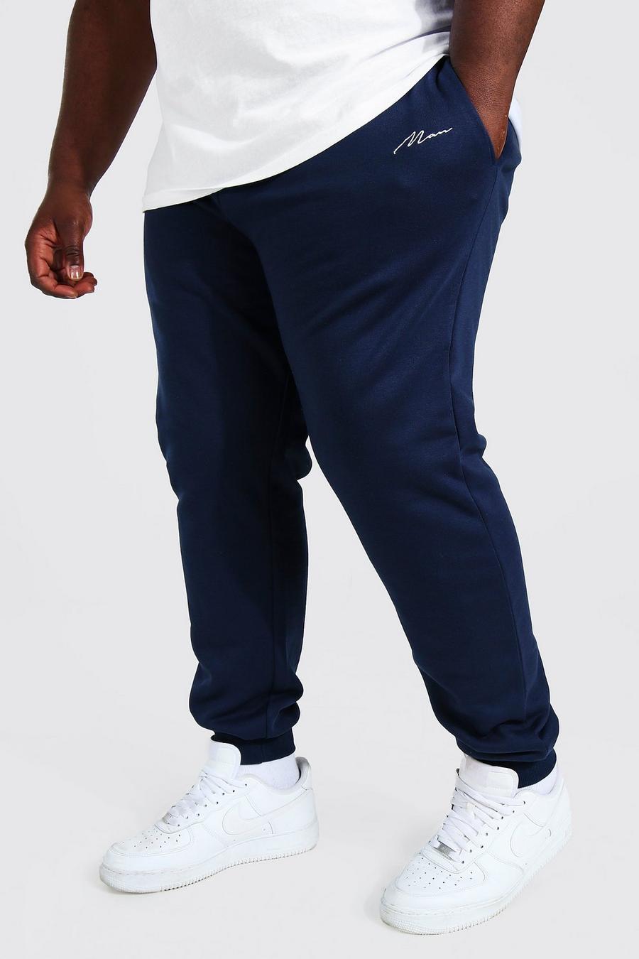 נייבי מכנסי טרנינג בגזרה צרה מבד ממוחזר עם כיתוב MAN, מידות גדולות image number 1
