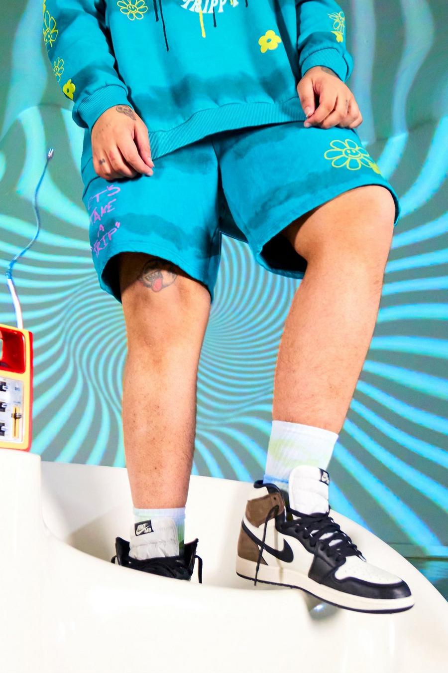 Pantalones cortos desteñidos de ajuste estándar con cara goteante, Verde azulado image number 1