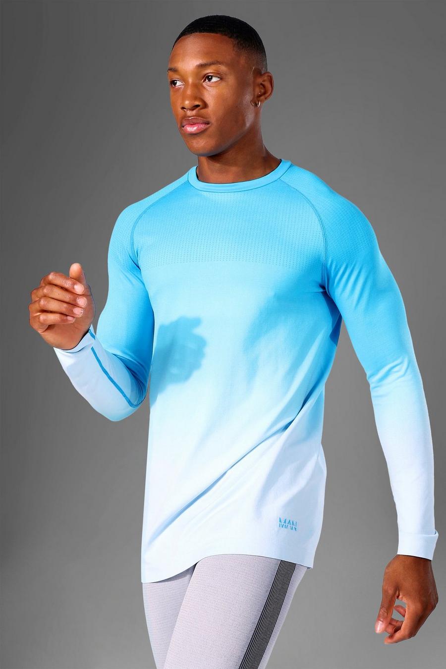 Light blue MAN Active Sömlös långärmad tröja med ombréeffekt image number 1