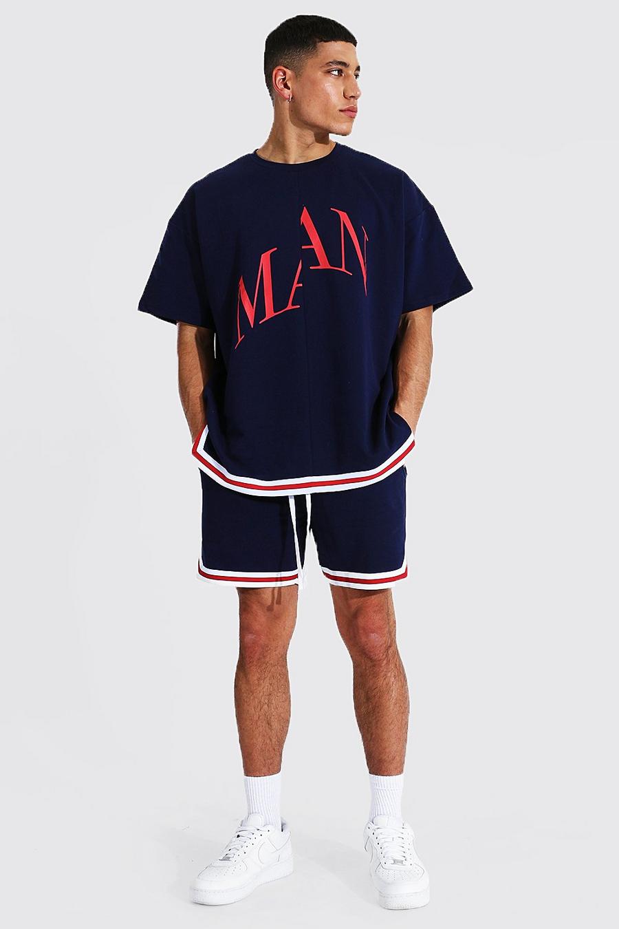 Pantaloncini in stile basket e t-shirt oversize con fascia e scritta Man, Blu oltremare image number 1