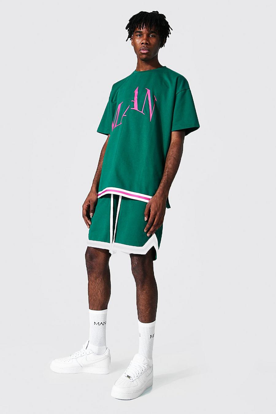 Green Oversized Man T-Shirt En Basketbal Shorts image number 1