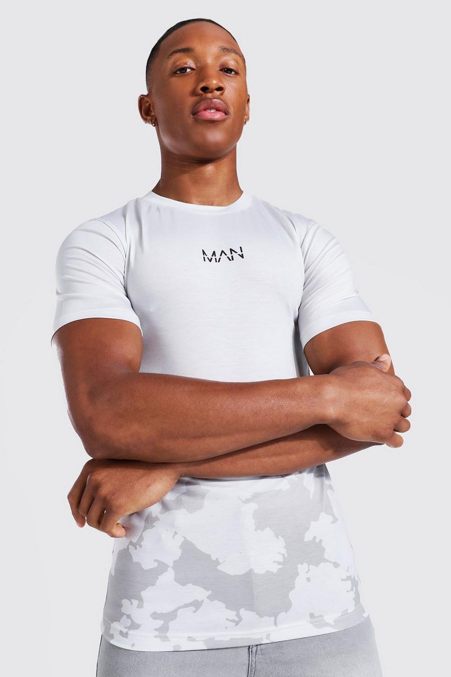 Camiseta MAN Original ajustada al músculo con estampado de camuflaje en degradado, Taupe image number 1