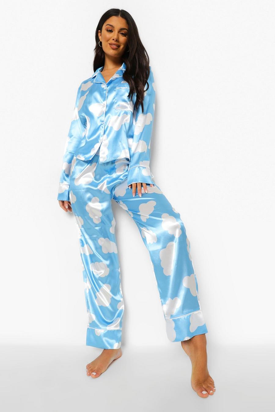Pyjamas aus Satin mit Wolken-Print in einer Tasche, Blau image number 1