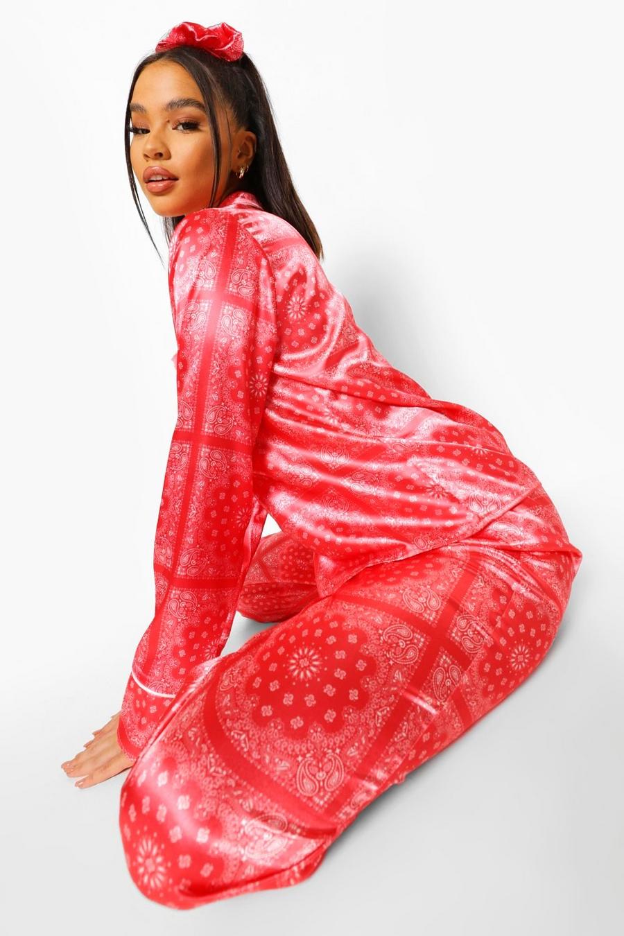 Red Satijnen Bandana Print Pyjama Set Met Broek image number 1