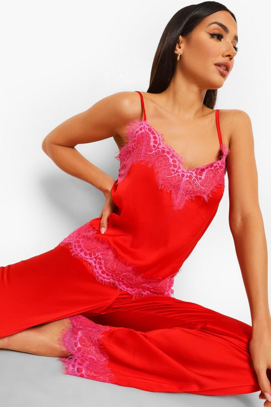 Valentinstagsset aus kurzem Jäckchen mit Wimpernzierstreifen in Kontrastfarben und Hose, Rot image number 1