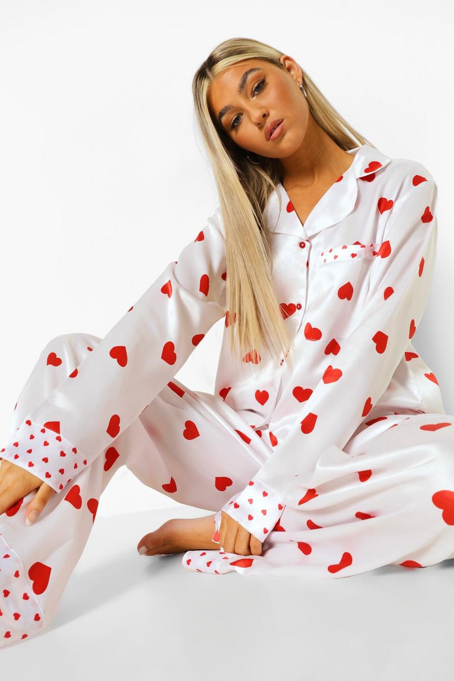 White blanc Tall Satijnen Valentijns Love Pyjama Set Met Hartjes image number 1