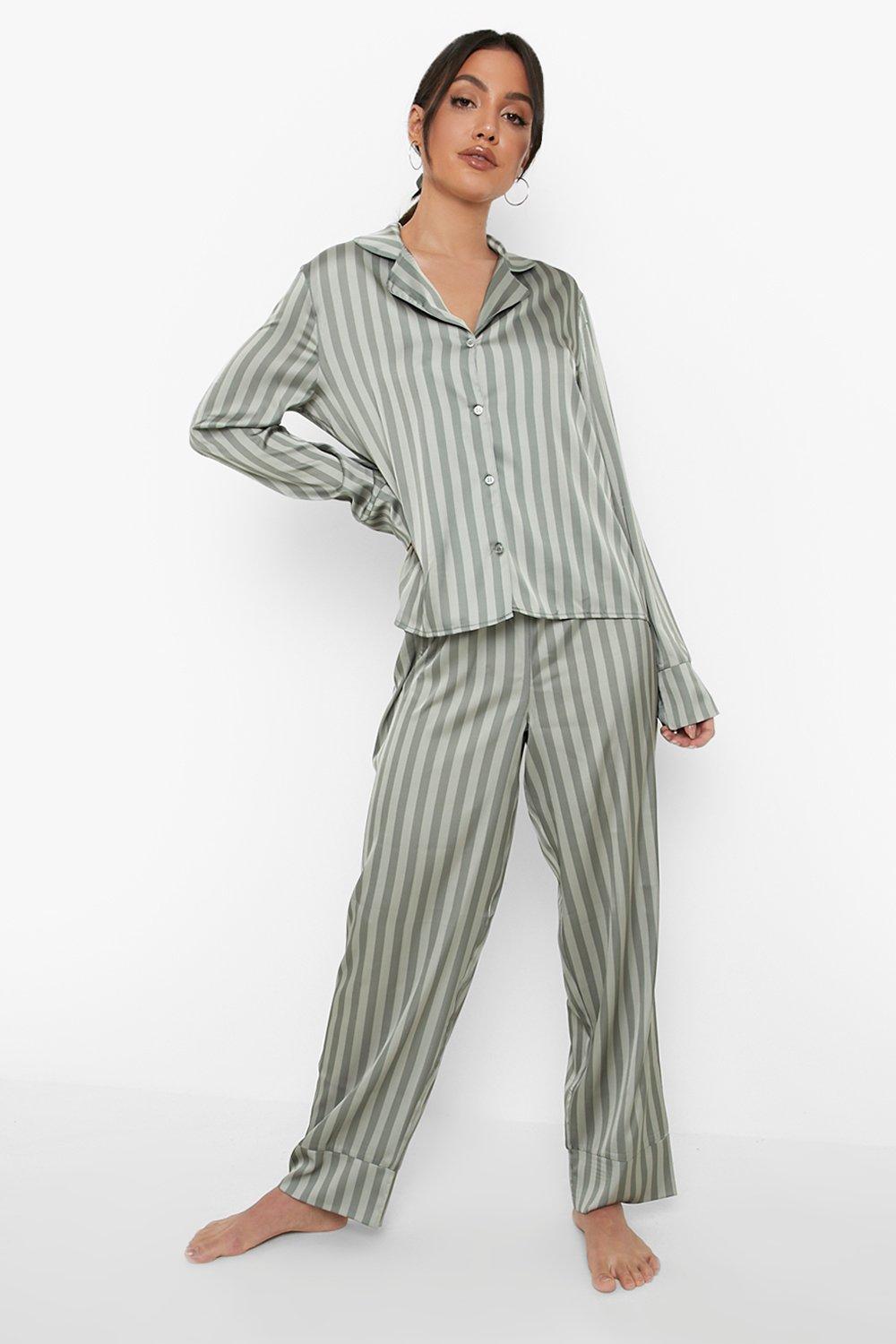 Pyjama satiné à rayures contrastantes