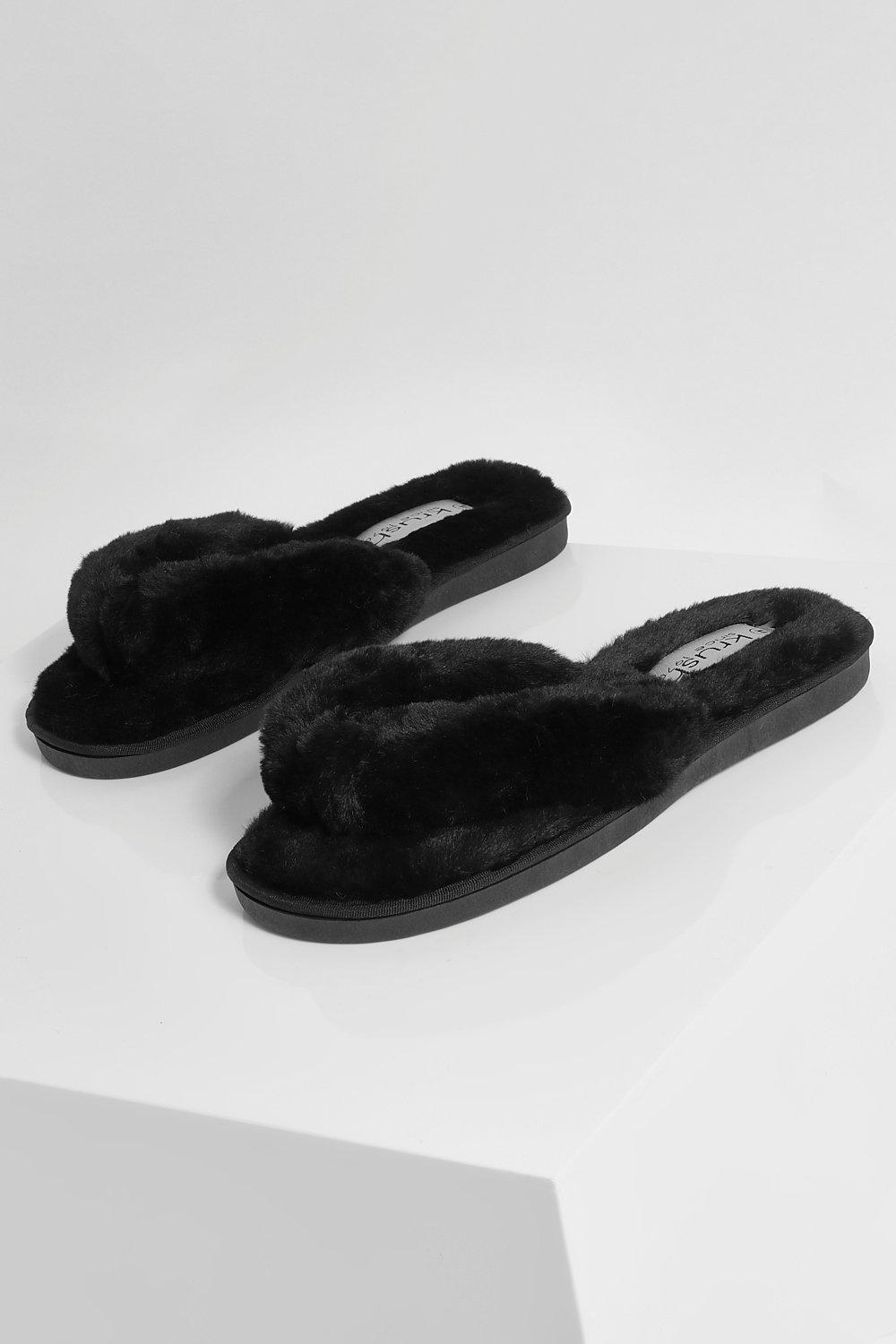 Black fluffy online slipper