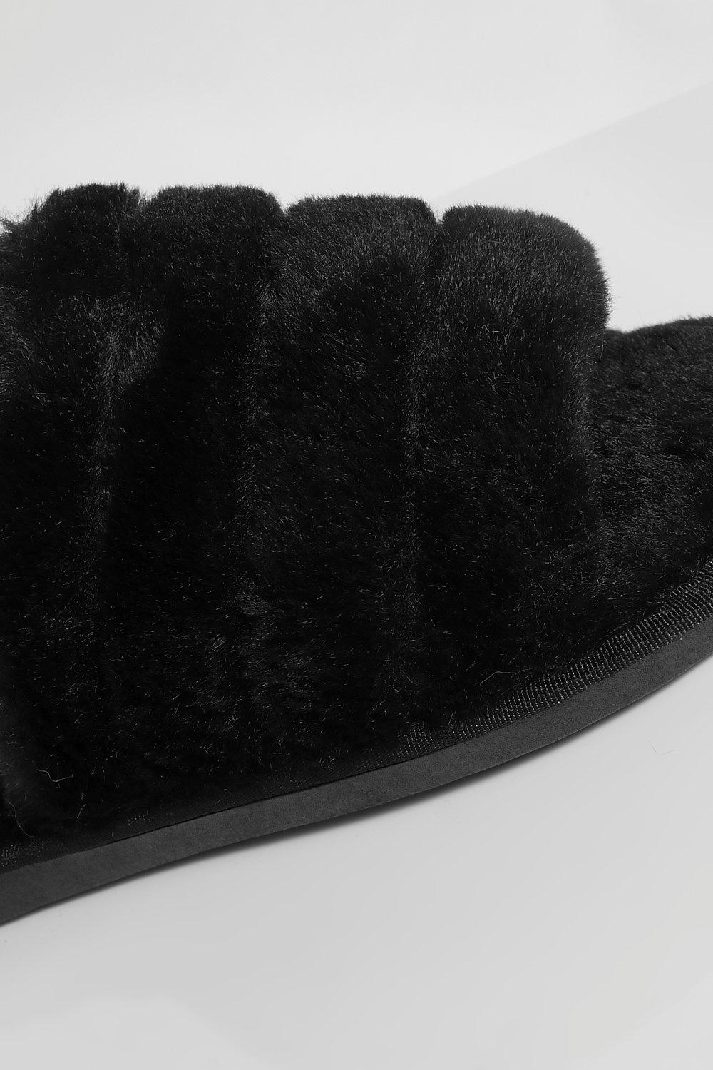 Boohoo hot sale fluffy sliders