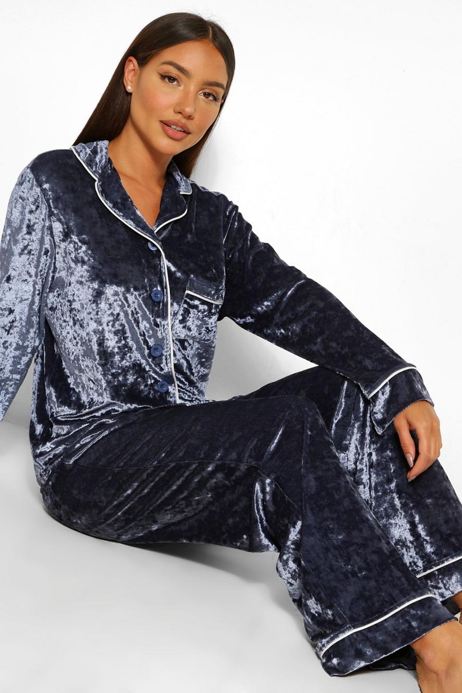 Pyjama aus Pannesamt mit Knopfleiste, Marineblau image number 1