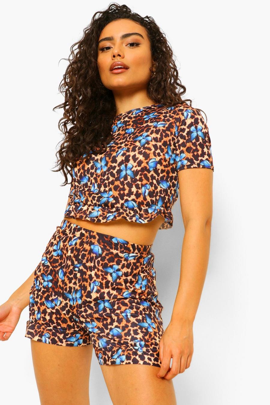 Brown Leopardmönstrat pyjamasset med shorts och fjärilar image number 1