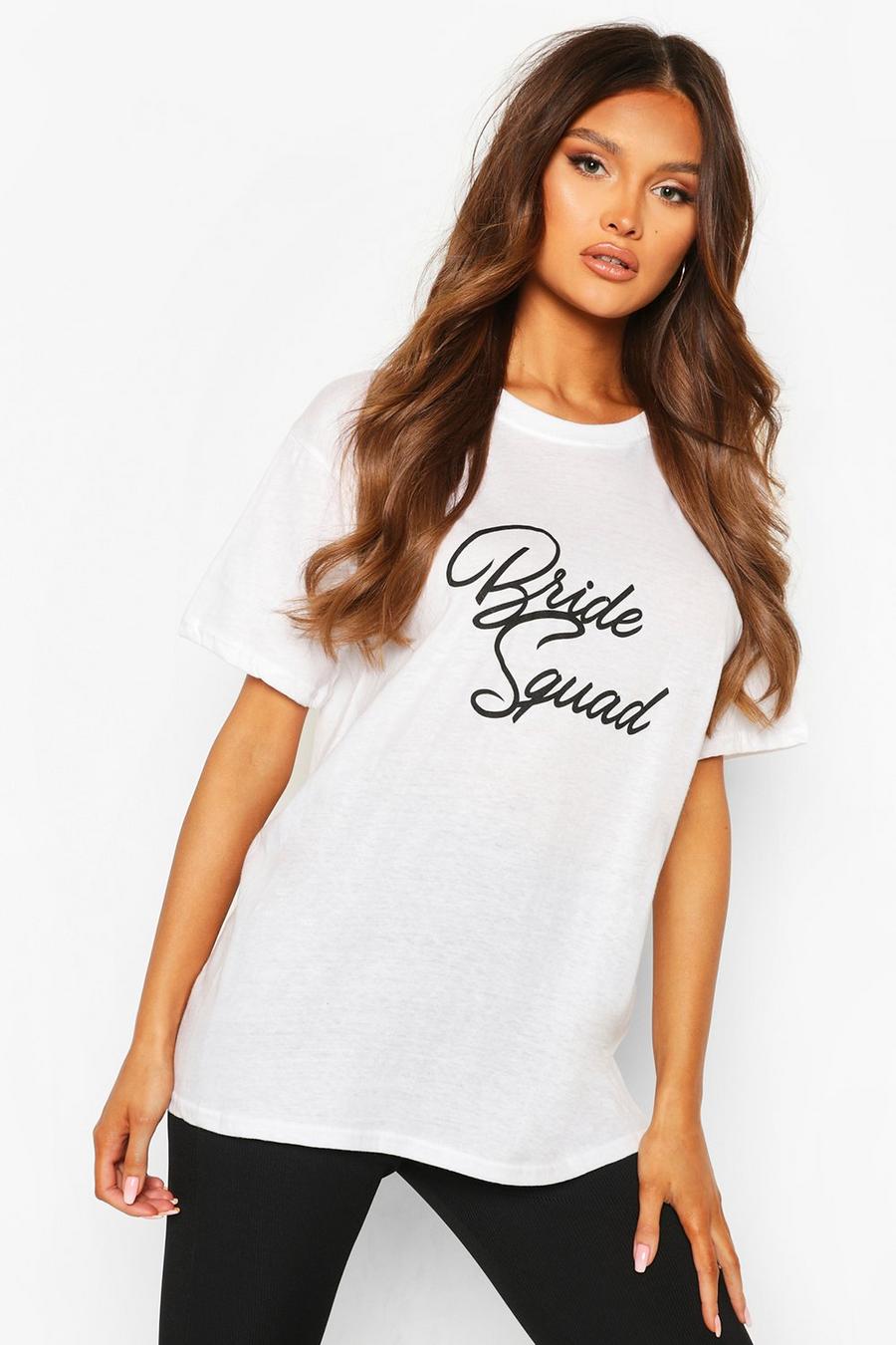 Mix & Match Pyjama-Shirt mit „Bride Squad“-Slogan image number 1