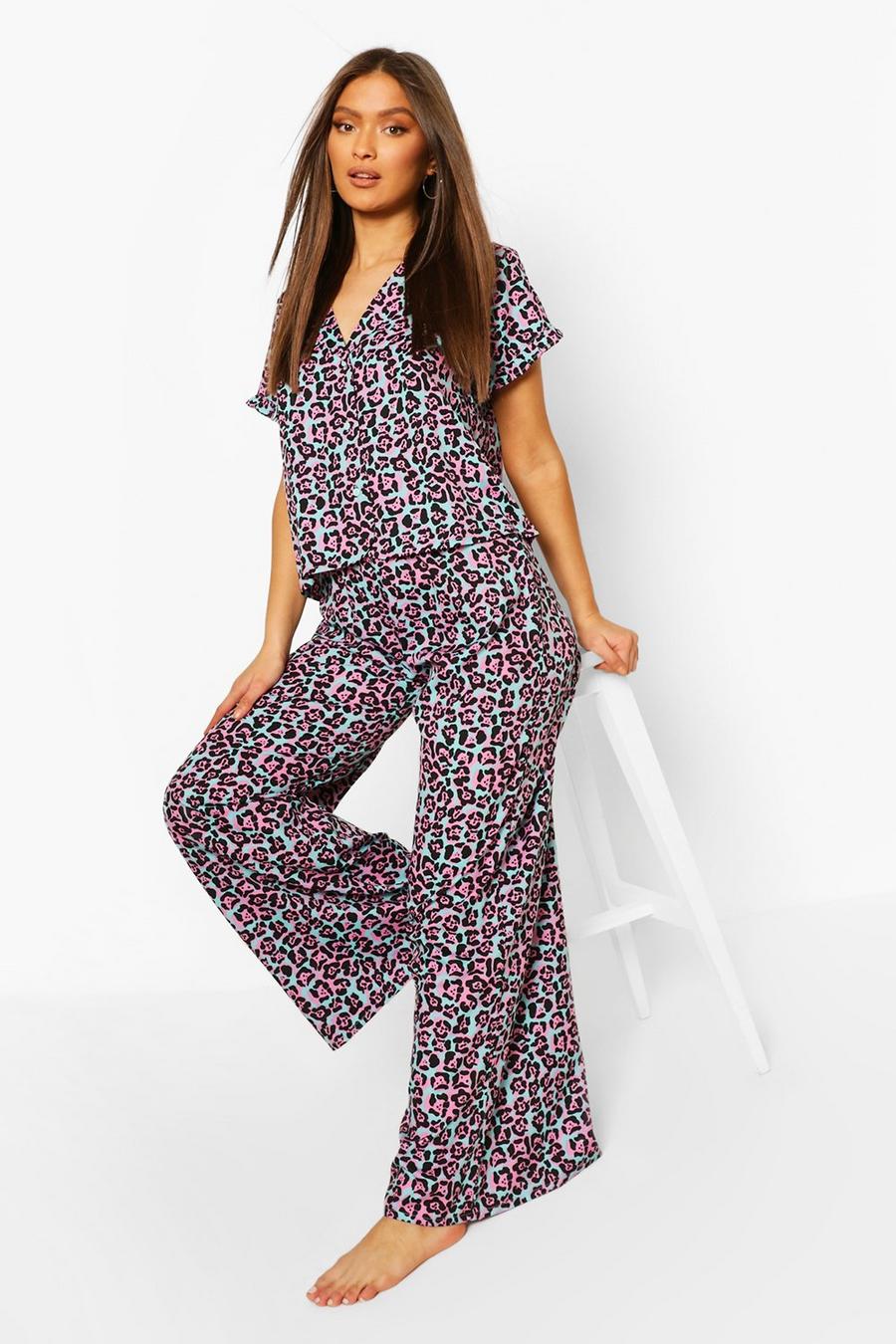 Conjunto de pijama de manga corta con estampado de leopardo image number 1