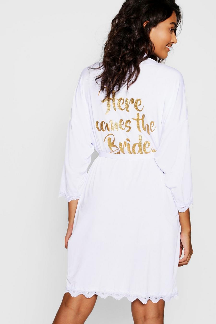 Vestaglia con scritta “Here Comes the Bride” in pizzo image number 1