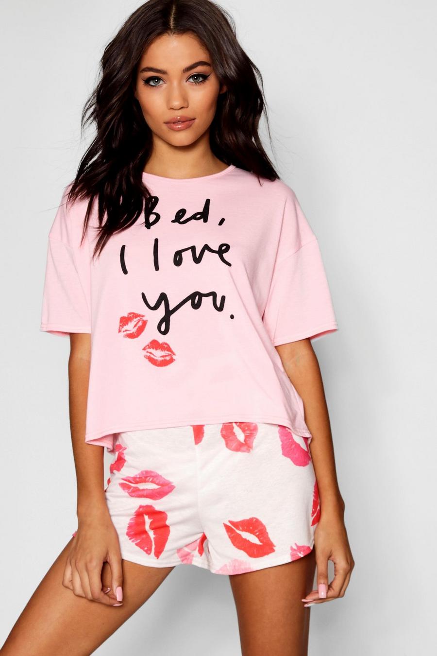 Schlafanzug mit Oberteil mit „Bed I Love You“-Slogan und Shorts image number 1