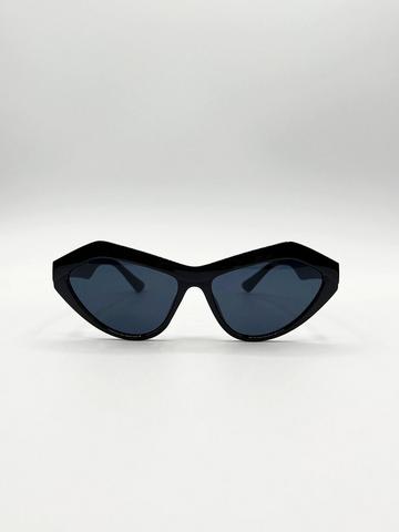 Vintage Style Angular Sunglasses in Black Black